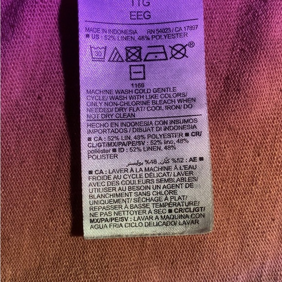 Old navy semi cropped shirt - Picture 2 of 2